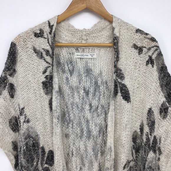 Abercrombie & Fitch White Gray Floral Open Front Loose Knit Cardigan - Picture 3 of 15